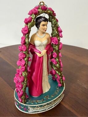 Carlton Cards 1999 Jacqueline Kennedy Ornament Rose Arch AGC
